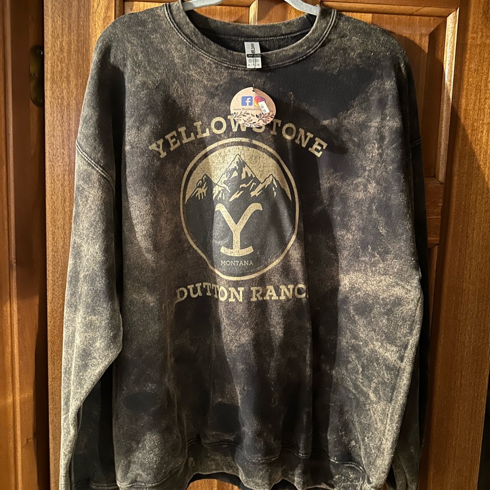 Acid washed yellow stone sweatshirt